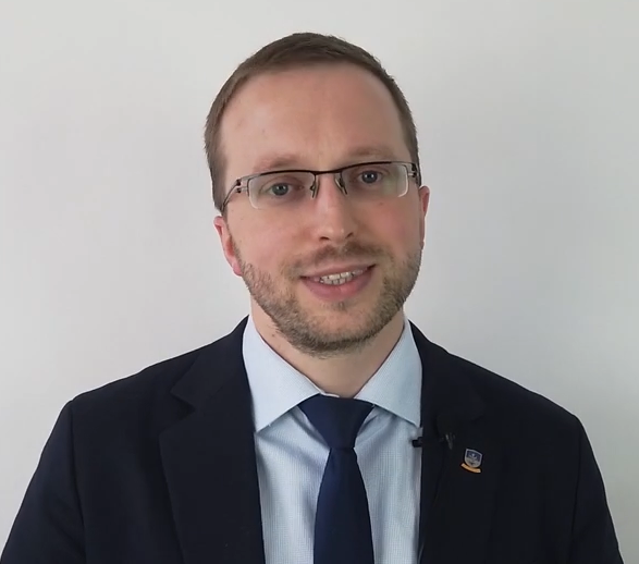 Sebastian Pontus – wychowawca klasy 2, koordynator zajęć pozalekcyjnych, koordynator ds. innowacji w Stowarzyszeniu “Węgielek”.